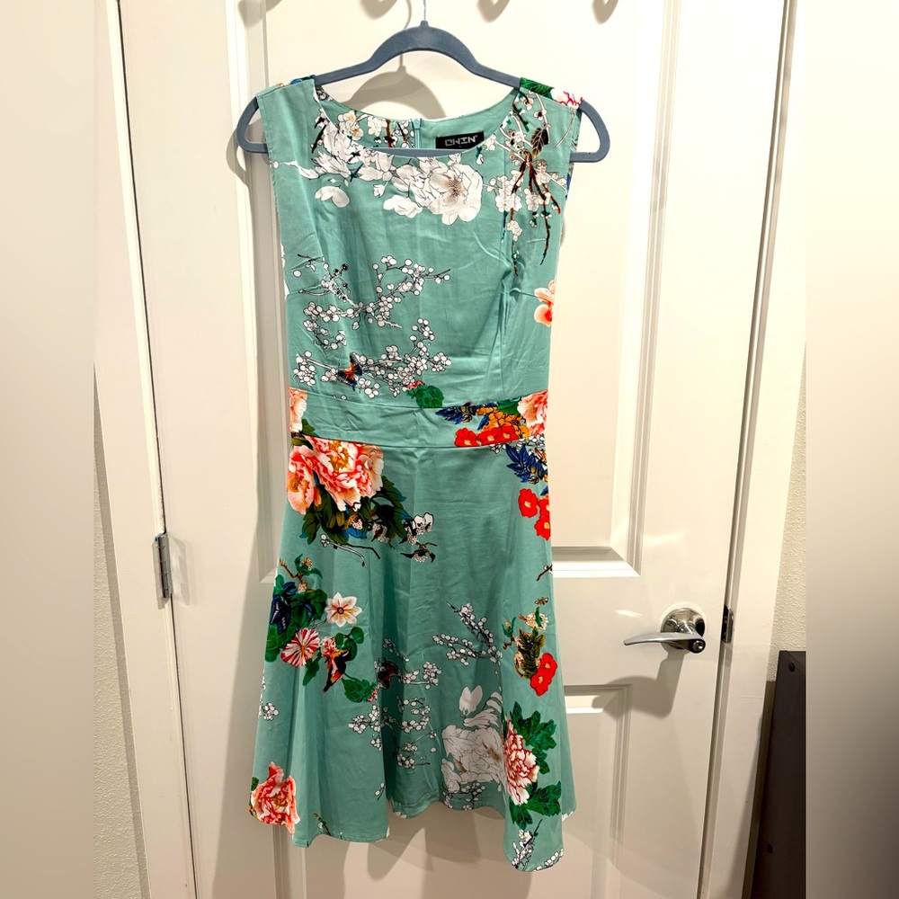 Vintage looking floral dress-gently used!